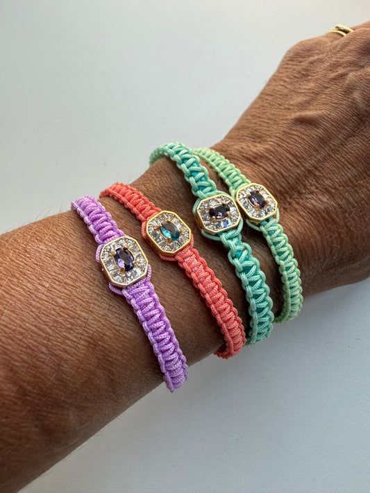 Pulseira fio de seda inteira macramé