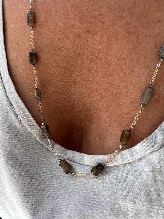 Colar pedras quadradas naturais Samira - Helen Gordilho