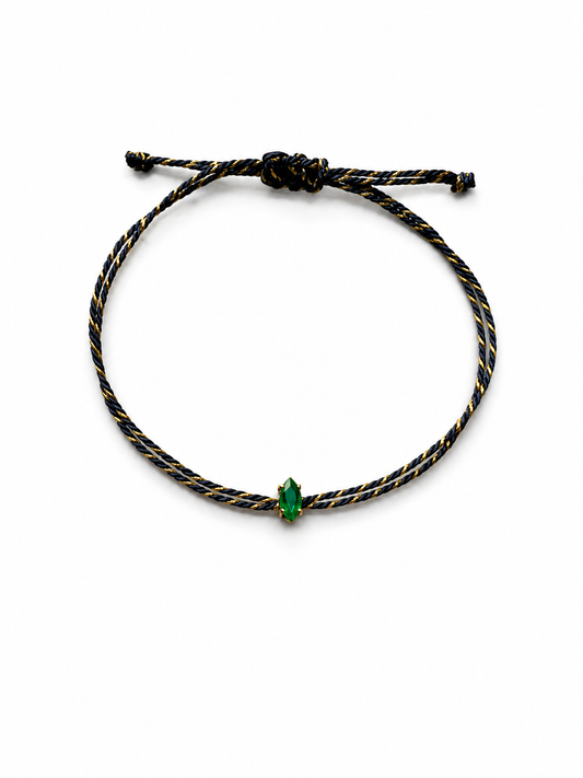 Pulseira fio de seda com esmeralda navete