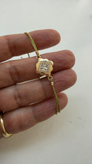 Pulseiras fio de seda triângulo