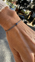 Pulseira fio de seda safira azul