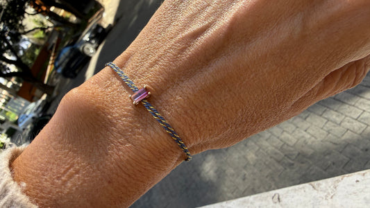 Pulseira fio de seda turmalina Rosa