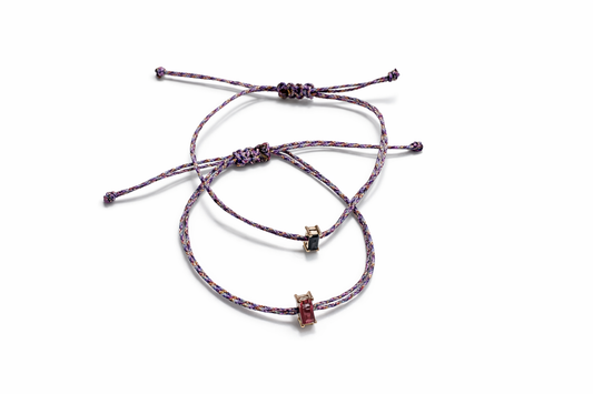 Pulseira fio de seda pedras preciosas