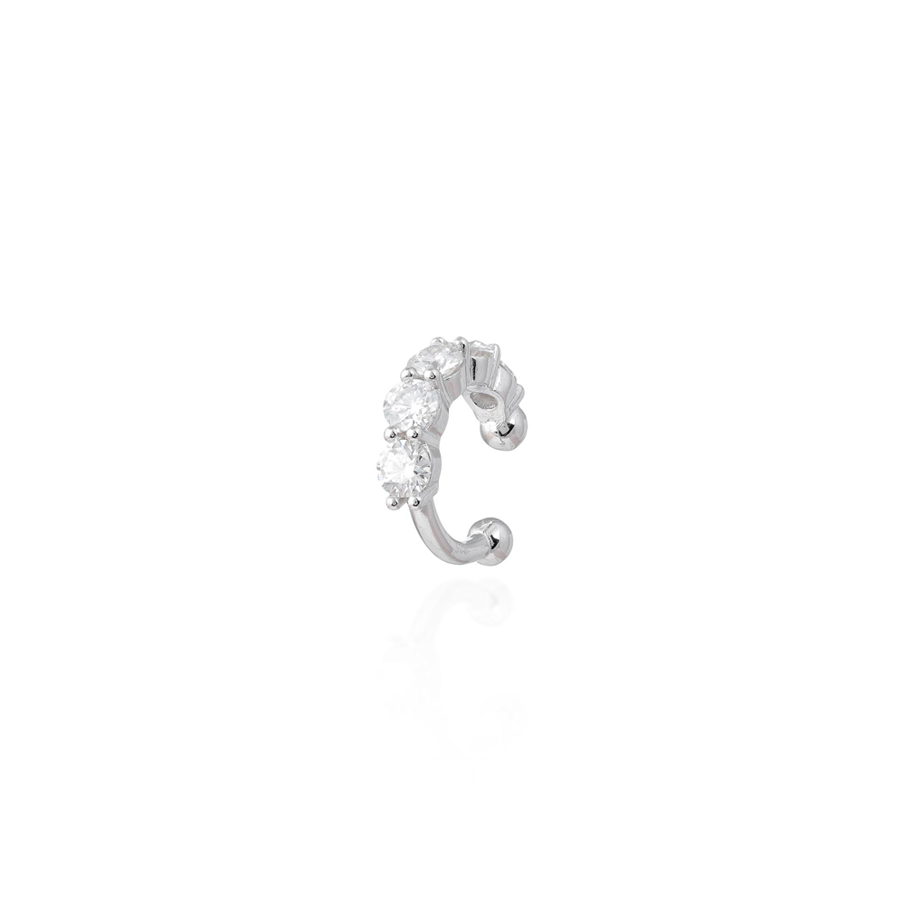 Piercing sparkle Moissanites