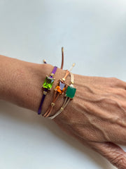 Pulseiras fio de seda pedras