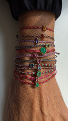 Pulseira fio seda trevo peridoto