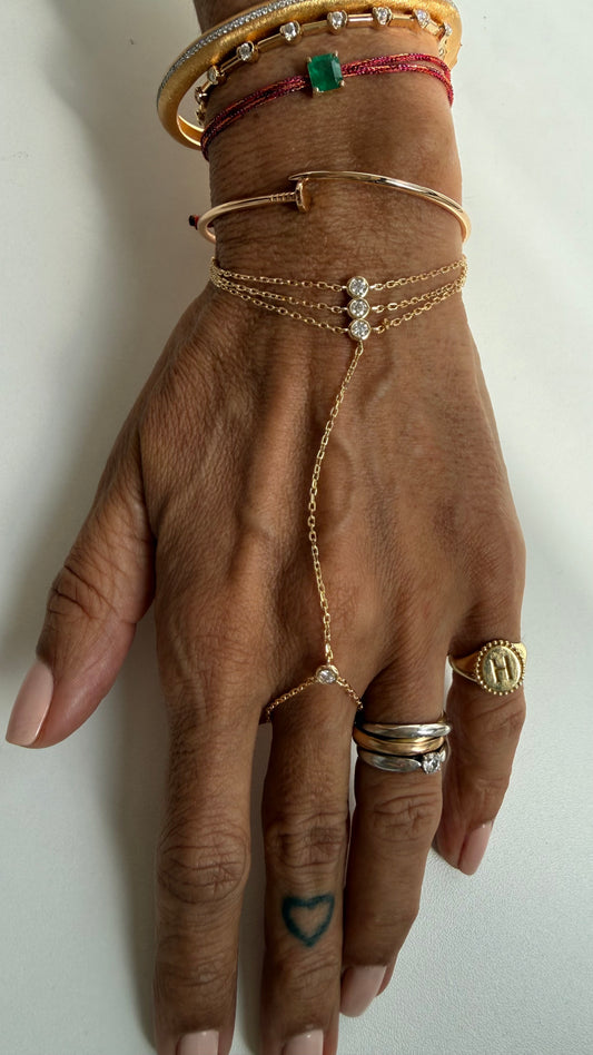 Hand chainTouch moissanite