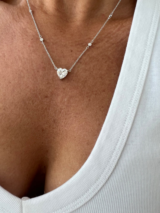 Colar coração moissanite