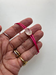 Pulseira fio de seda pedras ovais ( REPOSIÇÃO EM BREVE)