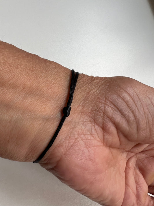 Pulseira fio de seda medalha São Bento