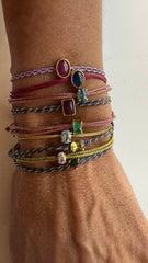 Pulseira fio de seda com turmalina verde