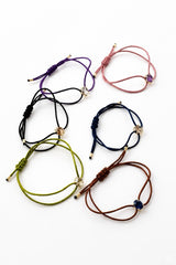 Pulseira fio de seda cristais