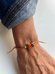 Pulseiras fio de seda pedras