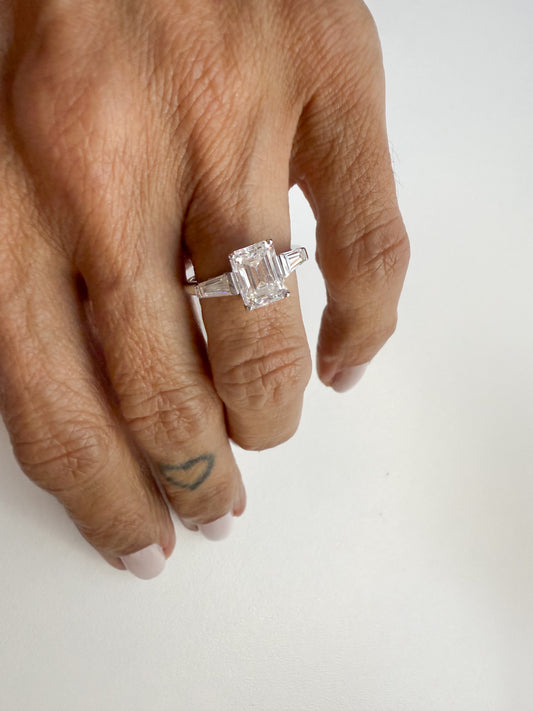 Anel solitário Monalisa moissanites