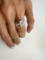 Anel solitário Monalisa moissanites