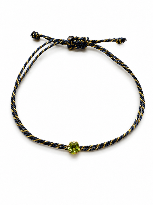 Pulseira fio seda trevo peridoto
