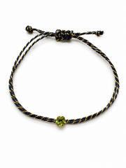 Pulseira fio seda trevo peridoto