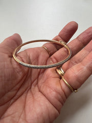 Bracelet bangle cravado