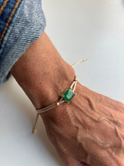 Pulseiras fio de seda pedras