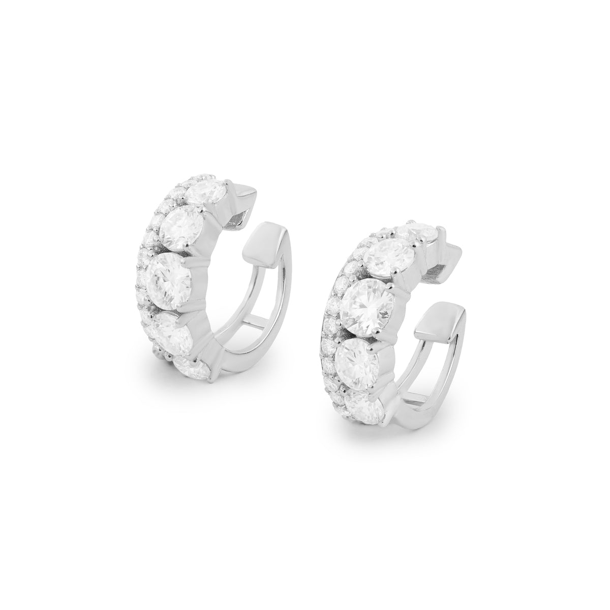 Piercing duo Moissanite