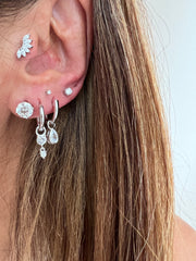 Piercing petals moissanite