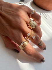 Anel mindinho gota transversal fino