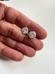 Ponto de luz moissanite 8mm