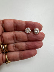 Ponto de luz moissanite 8mm