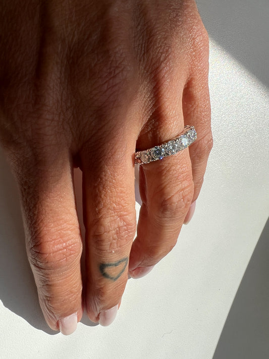 Aliança inteira moissanite