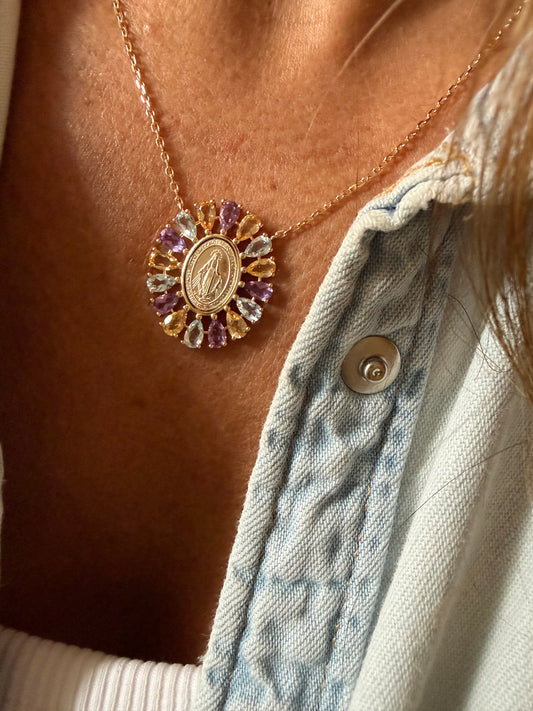 Colar medalha Milagrosa pedras naturais.