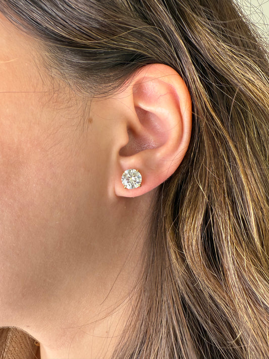 Ponto de luz moissanite 8mm
