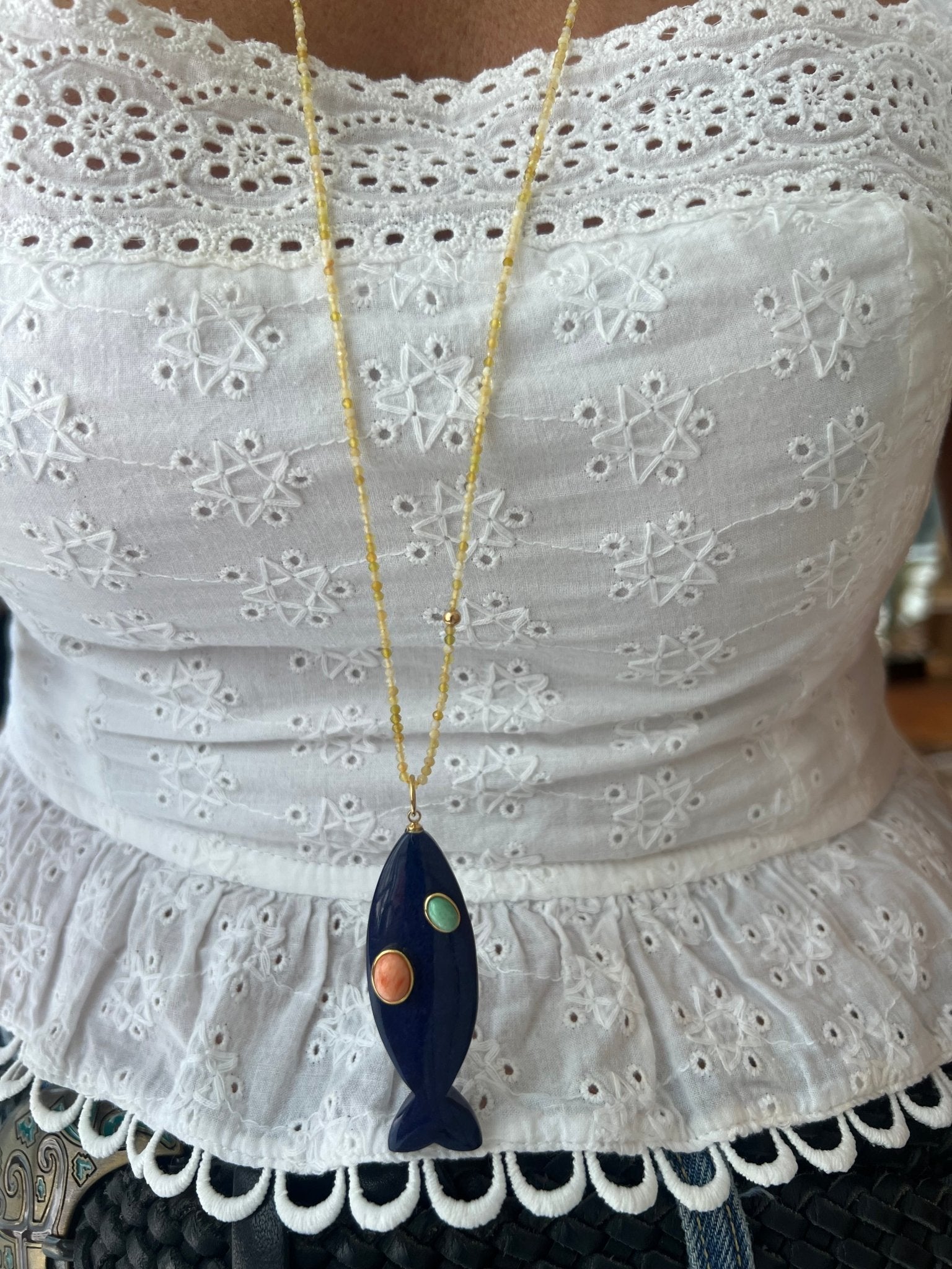 Colar fish pedras - Helen Gordilho