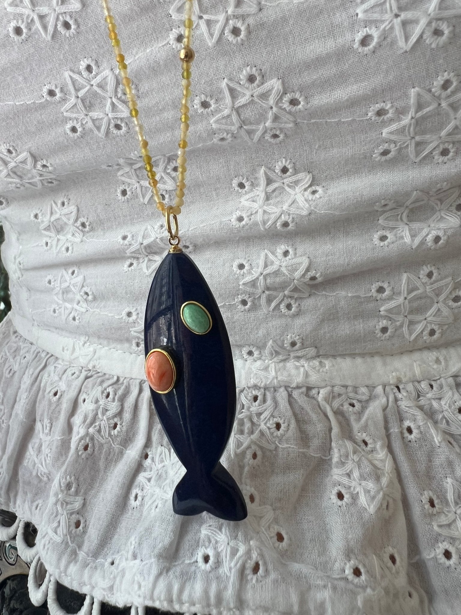 Colar fish pedras - Helen Gordilho