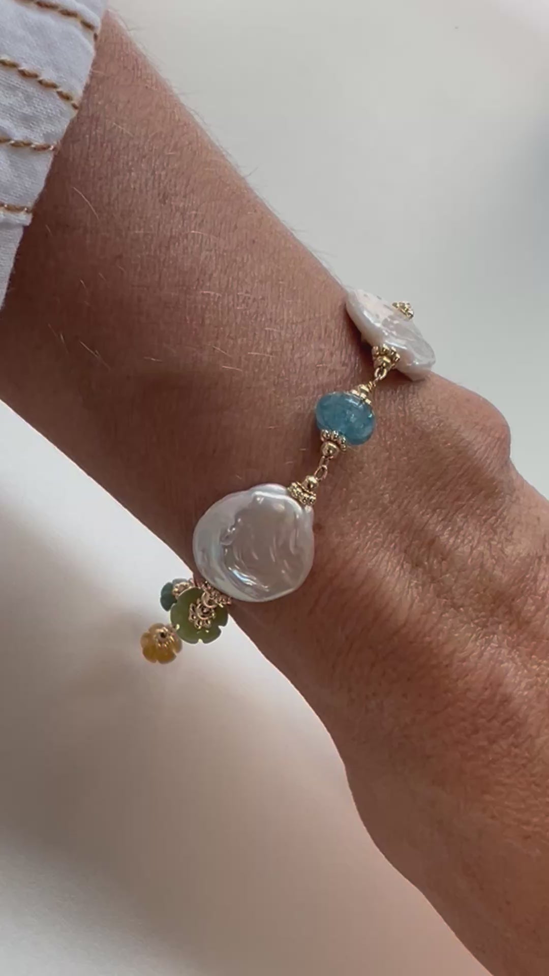 Pulseira pitangas pedras e Pérolas