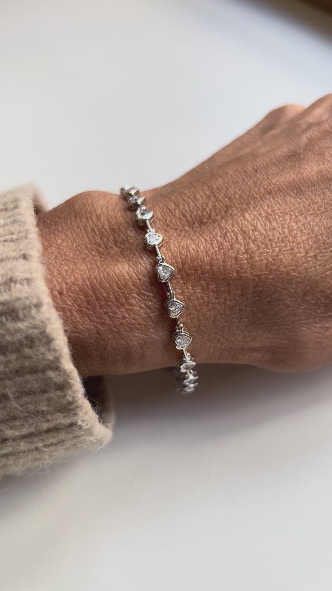 Pulseira fio faca corações