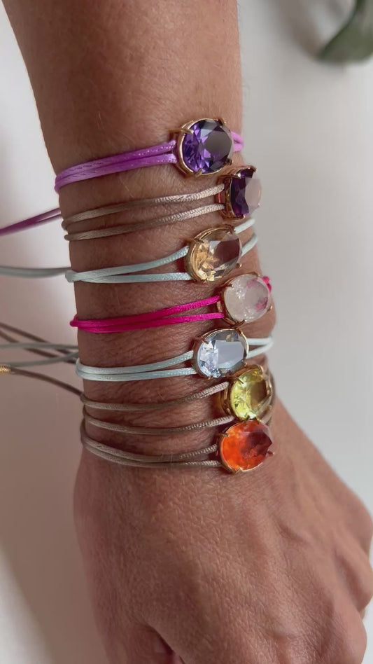 Pulseira fio de seda pedras ovais ( REPOSIÇÃO EM BREVE)