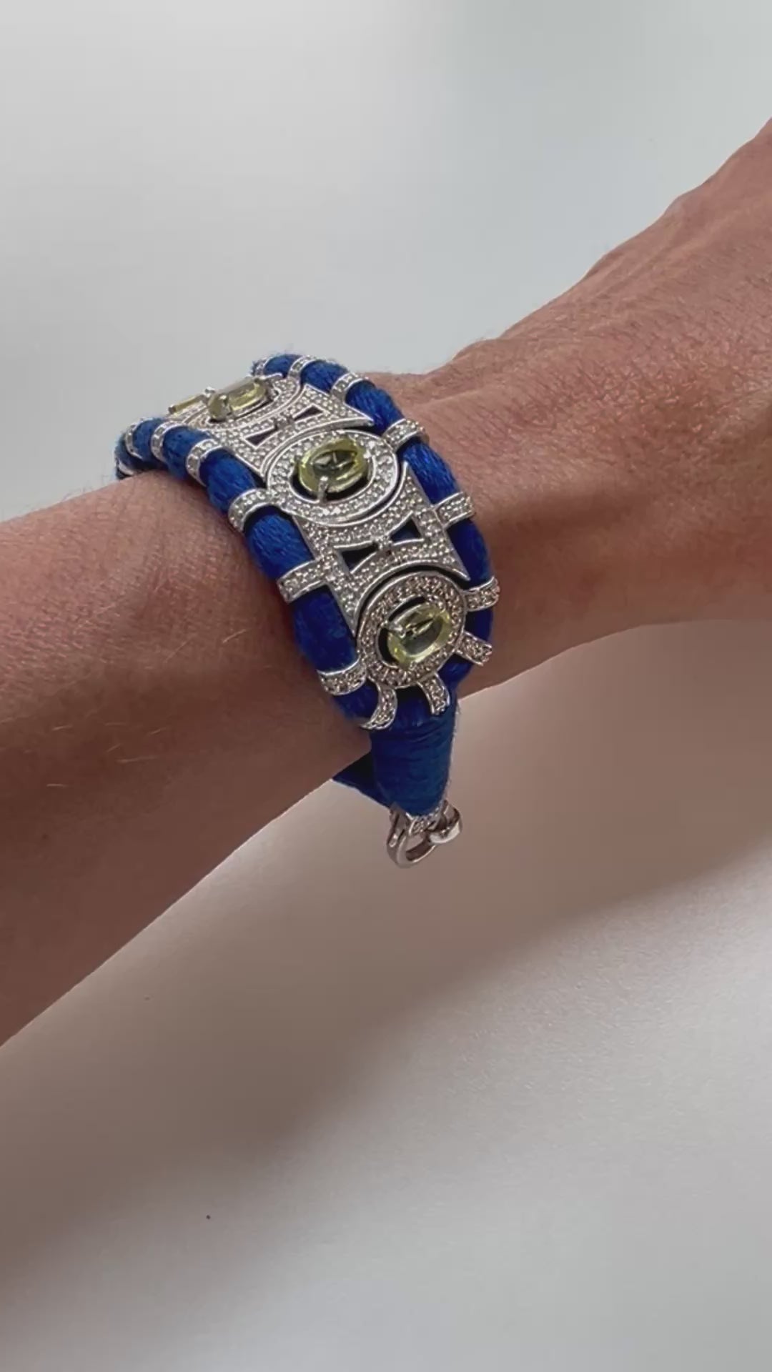 Pulseira Asha   com pedras naturais e moissanites