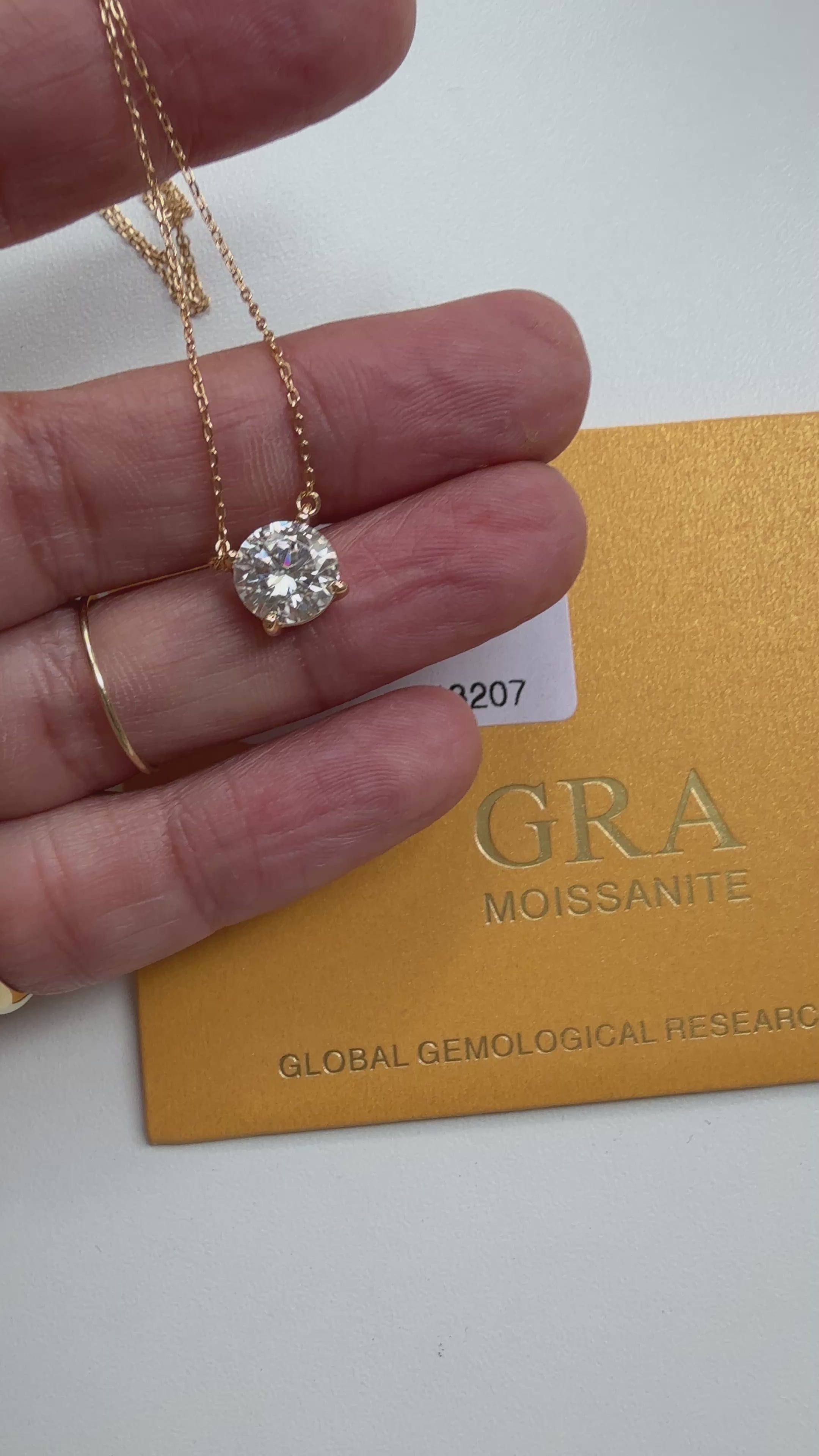 Colar ponto de luz moissanite 8mm